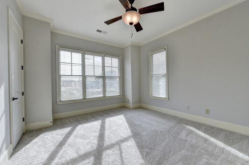 6033 City Walk Ln, Atlanta GA 30328 exterior