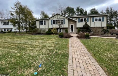 506 Hamilton Dr, Hackettstown, NJ 07840-1431
