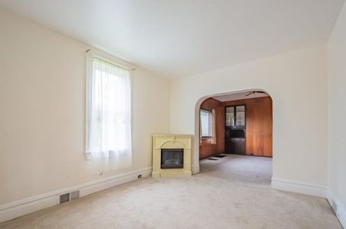 15 Race St, Manor, PA 15665-1607