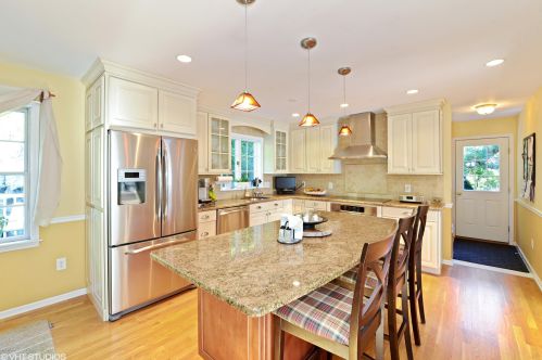 42 Ritch Ave, Greenwich CT 06830-6221 exterior