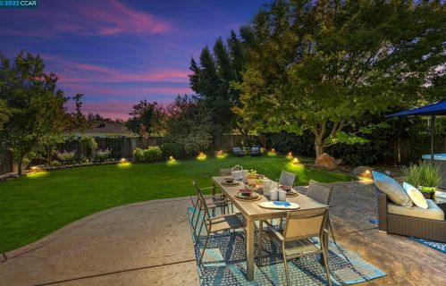 933 Santa Lucia Dr, Concord CA 94523-2366 exterior