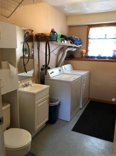 49 2 Ave, Enfield CT exterior