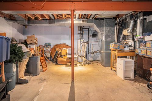 652 Ruddiman Dr, Meskegon MI 49445-2867 exterior