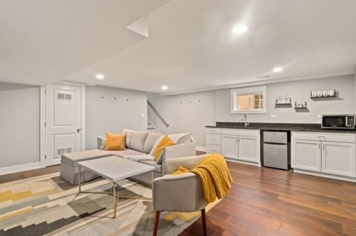 3321 Aberdeen St, Chicago IL 60643-2241 exterior