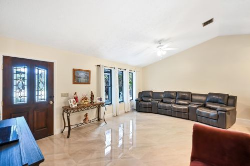 5409 Palmetto Dr, Fort Pierce FL  34982-7481 exterior