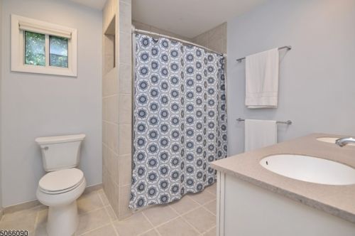 40 Camden Pl, West Milford Lakes NJ  07480-1106 exterior