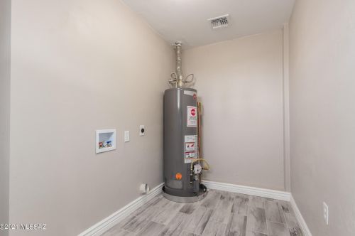 5817 Beverly St, Tucson AZ 85711-5141 exterior