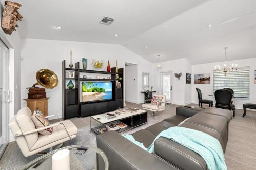 9997 Boca Cir, Naples FL 34109-7315 exterior