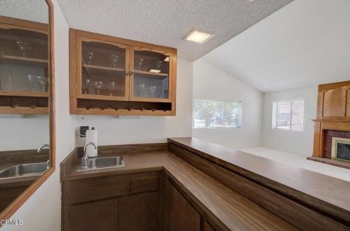 1041 Kumquat Pl, Oxnard CA 93036-1533 exterior