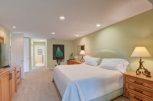 75 Hampshire Ln, Boynton Beach FL 33436-7403 exterior