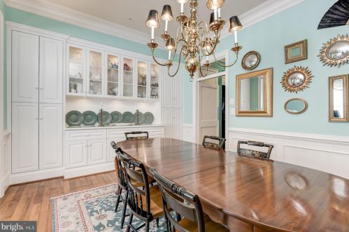 12561 Ansin Cir Dr, Rockville MD 20854-6912 exterior