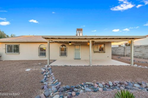 1458 Olympic Club Dr, Tucson AZ  85710-7250 exterior