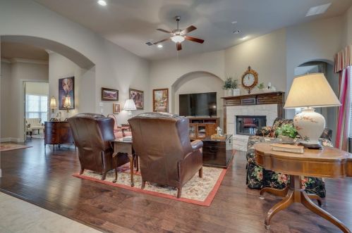 12937 Spg Hl Dr, Frisco TX 75035-1672 exterior