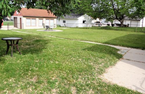 3227 67, Milwaukee WI 53214-1764 exterior