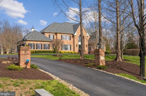 11409 Palatine Dr, Rockville MD  20854-1453 exterior