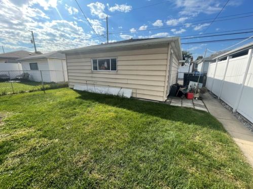 11436 Avenue, Chicago IL  60617 exterior