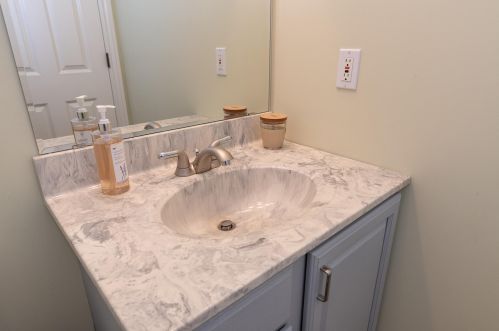 952 Eagle Lk Dr, Kalamazoo MI 49009-8429 exterior