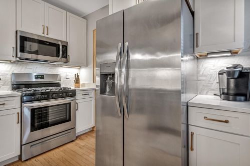 1411 Potter Ave, Milwaukee WI 53207-2115 exterior