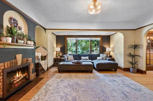 1208 Macarthur Rd, Madison, WI 53714-1016