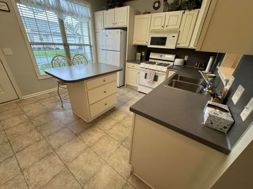 1167 Kensington St, Grand Rapids, MI 49534-2174