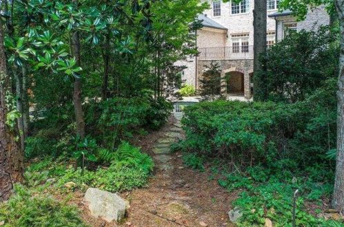 700 Brookwoods Trce, Atlanta GA 30342-2473 exterior