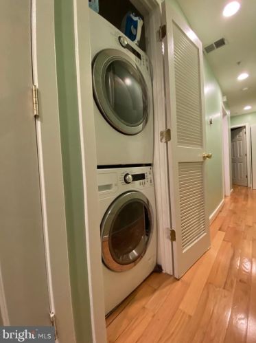 608 Jefferson St, Washington DC  20011-7729 exterior