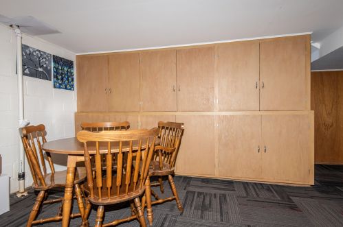 6957 Verona Ct, Milwaukee WI 53227-4429 exterior