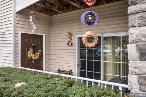 141 Barrister Dr, Kinnelon NJ 07405-3243 exterior