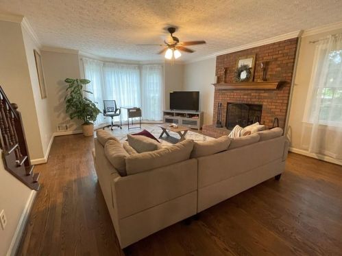 3865 Laurel Falls Dr, Lithonia GA  30039-6484 exterior