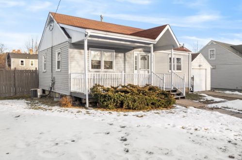 1112 Indiana Ave, Saint Charles, IL 60174-3144