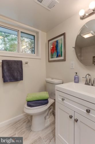 4513 Apple Tree Dr, Alexandria VA  22310-2901 exterior