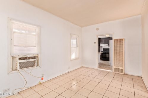 834 Lee St, Tucson AZ 85719-3932 exterior