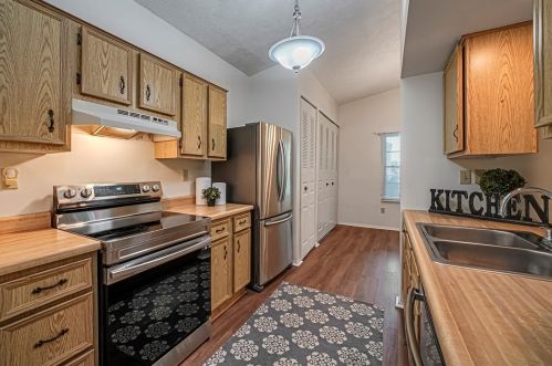 604 Meade Dr, Moon Twp PA 15108-9668 exterior