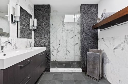 3711 Hermitage Ave, Chicago IL 60613-3509 exterior