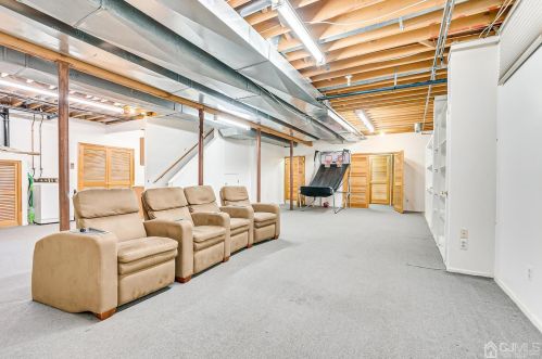 4 Fairhill Rd, Edison NJ 08817-2962 exterior