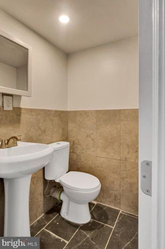 5627 Hazel Ave, Philadelphia PA  19143-1935 exterior