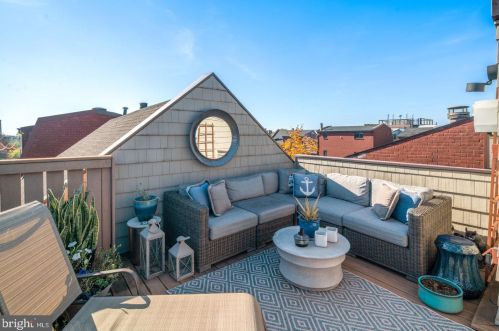 702 2nd St, Philadelphia PA  19147-3008 exterior