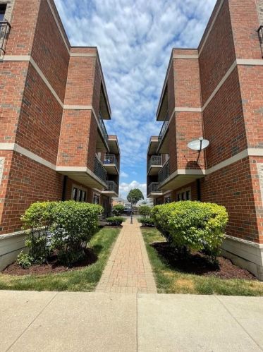 7514 Diversey Ave, Chicago, IL 60707-1444