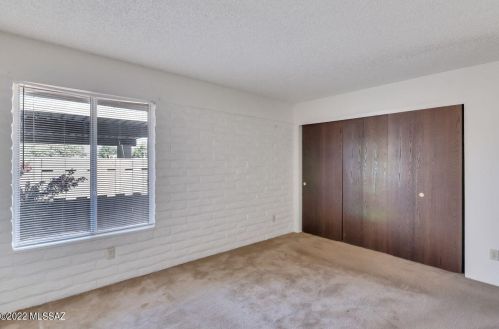 7780 Kenyon Dr, Tucson AZ 85710-4445 exterior