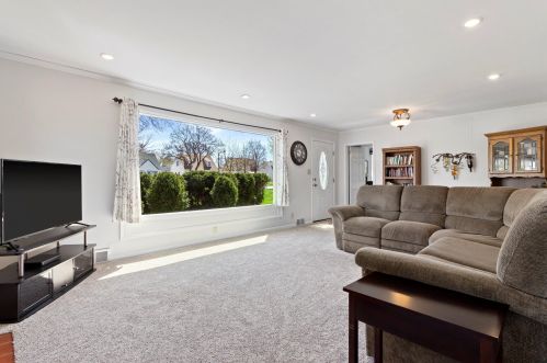 3633 100, Milwaukee WI 53222-2430 exterior