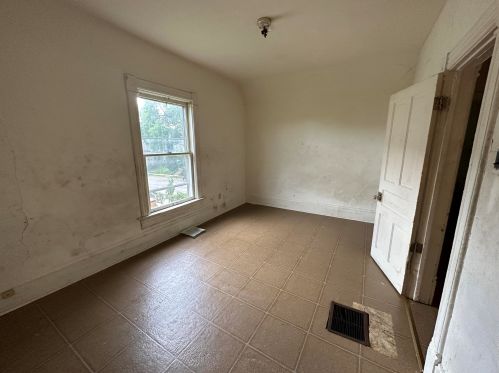 1550 33rd St, Milwaukee, WI 53208-2301