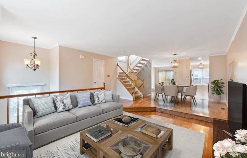 7047 Chesley Search Way, Alexandria VA 22315-4754 exterior