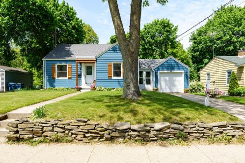 829 Parchmount Ave, Kalamazoo MI 49004-2055 exterior