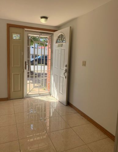 1110 Ainslie St, Chicago IL  60640-3602 exterior