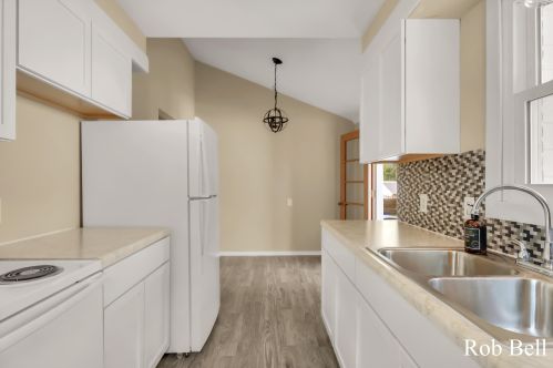 1430 Mayfield Ave, Grand Rapids MI 49505-5422 exterior