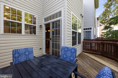 7585 Great Swan Ct, Alexandria VA 22306-2275 exterior