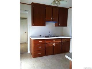 1040 Rosewood St, Detroit MI  48220-1927 exterior