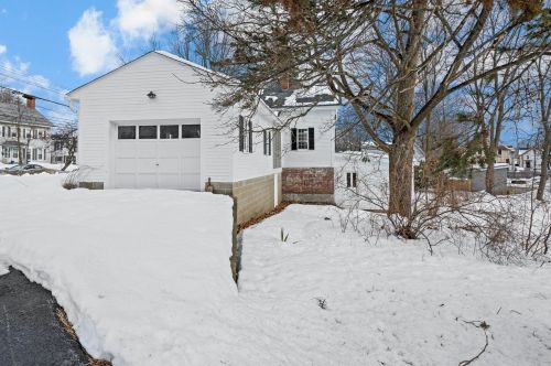 33 Washington St, Concord NH  03301-4341 exterior