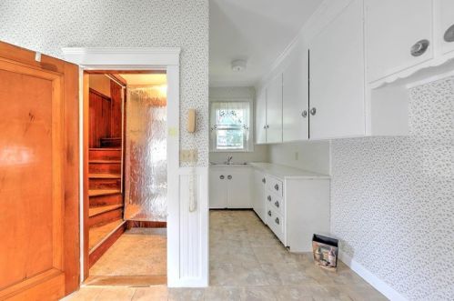 350 Mount Pleasant Ave, Providence RI 02908-5153 exterior