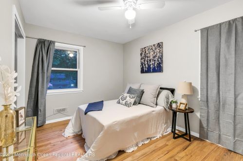 38 Normandy Ct, Middletown NJ 07748-3221 exterior